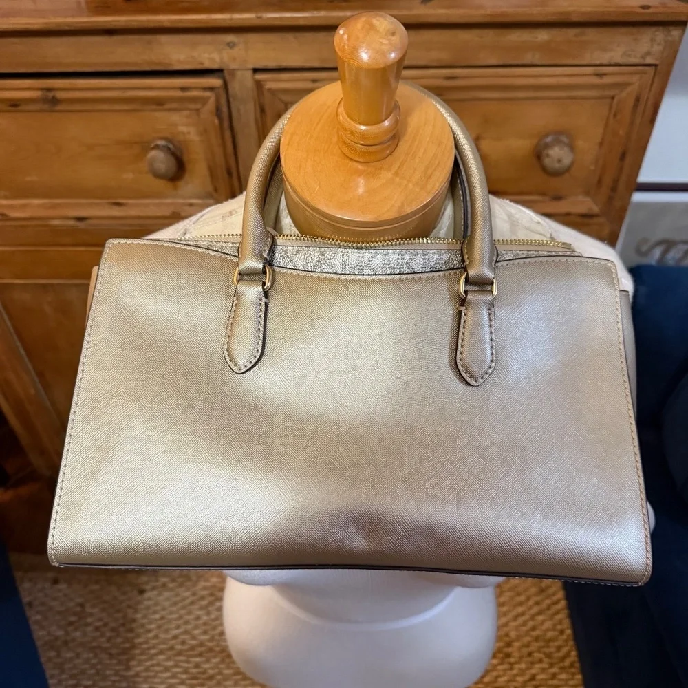 NWT Micheal Kors Medium Satchel